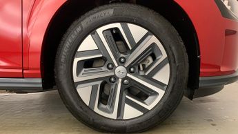 Hyundai Kona 64kWh Ultimate SUV 5dr Electric Auto (10.5kW Charger) (204 ps)