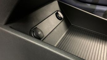 Hyundai Kona 64kWh Ultimate SUV 5dr Electric Auto (10.5kW Charger) (204 ps)