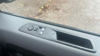 Vauxhall Vivaro Life Electric 50kWh Combi MPV 5dr Electric Auto LWB (9 Seat, 7.4kW Charger) (1