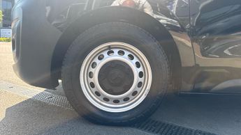 Vauxhall Vivaro Life Electric 50kWh Combi MPV 5dr Electric Auto LWB (9 Seat, 11kW Charger) (13