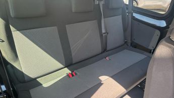 Vauxhall Vivaro Life Electric 50kWh Combi MPV 5dr Electric Auto LWB (9 Seat, 11kW Charger) (13