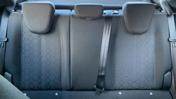 Vauxhall Mokka Electric 50kWh SE Premium SUV 5dr Electric Auto (136 ps)