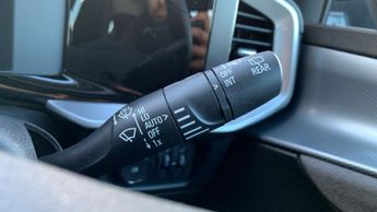 Vauxhall Mokka Electric 50kWh SE Premium SUV 5dr Electric Auto (136 ps)