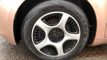 Fiat 500E 42kWh Passion Hatchback 3dr Electric Auto (118 ps)