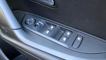 Peugeot 2008 1.2 HYBRID Allure SUV 5dr Petrol Hybrid e-DSC6 Euro 6 (s/s) (136