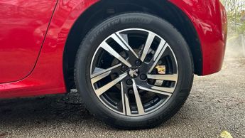 Peugeot 208 1.2 PureTech Allure Premium Hatchback 5dr Petrol EAT Euro 6 (s/s