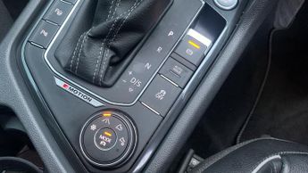 Volkswagen Tiguan 2.0 TSI BlueMotion Tech R-Line SUV 5dr Petrol DSG 4Motion Euro 6