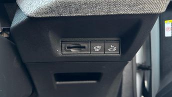 Peugeot 3008 73kWh GT SUV 5dr Electric Auto (210 ps)