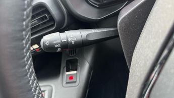 Vauxhall Combo Life Electric 52kWh Ultimate MPV 5dr Electric Auto (7.4kW Charger) (136 ps)