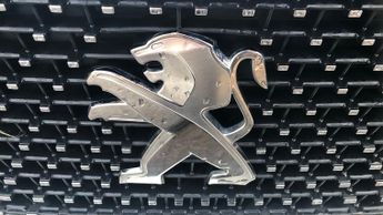 Peugeot 3008 SUV 1.6 13.2kWh GT SUV 5dr Petrol Plug-in Hybrid e-EAT Euro 6 (s/s) 