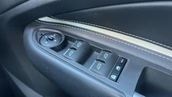 Ford Kuga 2.0 TDCi EcoBlue Vignale SUV 5dr Diesel Powershift AWD Euro 6 (s