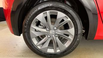 Peugeot 208 50kWh Allure Premium + Hatchback 5dr Electric Auto (7.4kW Charge