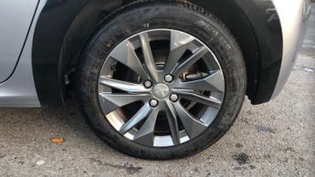 Peugeot 208 50kWh Allure Premium Hatchback 5dr Electric Auto (7kW Charger) (