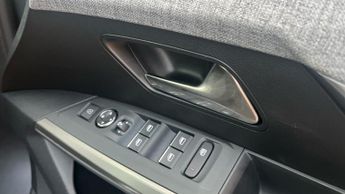 Peugeot 3008 73kWh GT SUV 5dr Electric Auto (210 ps)