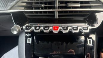 Peugeot 208 50kWh E-Style Auto 5dr (7.4kW Charger)