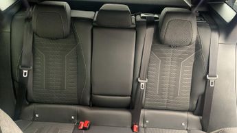 Peugeot 3008 73kWh GT SUV 5dr Electric Auto (210 ps)