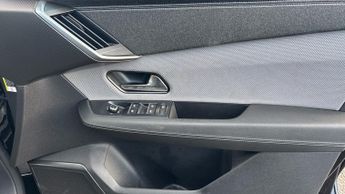 Vauxhall Grandland Electric 73kWh Ultimate SUV 5dr Electric Auto (213 ps)