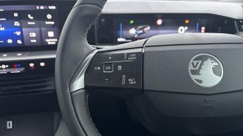 Vauxhall Grandland 1.2 Design SUV 5dr Petrol Hybrid e-DCT Euro 6 (s/s) (136 ps)