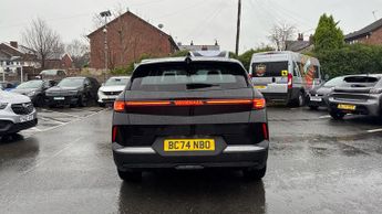 Vauxhall Grandland 1.2 Design SUV 5dr Petrol Hybrid e-DCT Euro 6 (s/s) (136 ps)