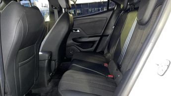 Vauxhall Mokka Electric 50kWh SRi Nav Premium SUV 5dr Electric Auto (136 ps)