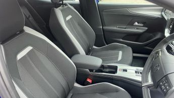 Vauxhall Mokka Electric 54kWh GS SUV 5dr Electric Auto (156 ps)