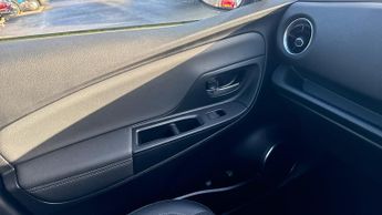 Toyota Yaris 1.5 VVT-h Excel Hatchback 5dr Petrol Hybrid E-CVT Euro 6 (s/s) (