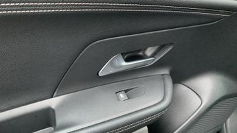 Vauxhall Mokka Electric 50kWh SRi Nav Premium SUV 5dr Electric Auto (136 ps)