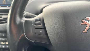 Peugeot 2008 1.2 PureTech Allure SUV 5dr Petrol EAT Euro 6 (s/s) (110 ps)