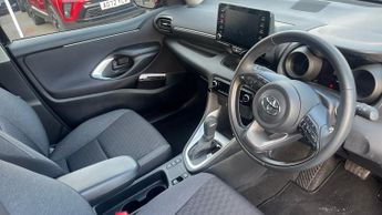 Toyota Yaris 1.5 VVT-h Design Hatchback 5dr Petrol Hybrid E-CVT Euro 6 (s/s) 