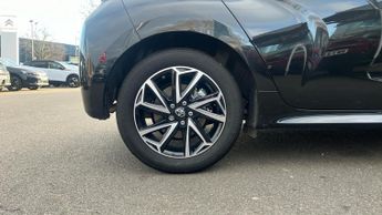 Toyota Yaris 1.5 VVT-h Design Hatchback 5dr Petrol Hybrid E-CVT Euro 6 (s/s) 