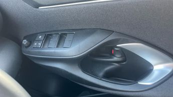 Toyota Yaris 1.5 VVT-h Design Hatchback 5dr Petrol Hybrid E-CVT Euro 6 (s/s) 