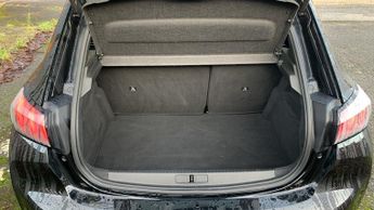 Peugeot 208 50kWh Allure Premium Hatchback 5dr Electric Auto (136 ps)