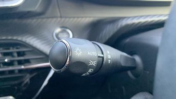 Peugeot 208 50kWh Allure Premium Hatchback 5dr Electric Auto (136 ps)