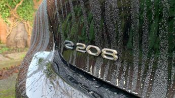 Peugeot 208 50kWh Allure Premium Hatchback 5dr Electric Auto (136 ps)