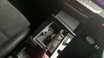 Vauxhall Astra Electric 54kWh Ultimate Hatchback 5dr Electric Auto (156 ps)