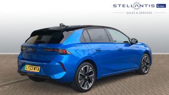 Vauxhall Astra Electric 54kWh Ultimate Hatchback 5dr Electric Auto (156 ps)