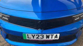 Vauxhall Astra Electric 54kWh Ultimate Hatchback 5dr Electric Auto (156 ps)