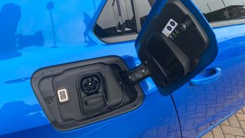 Vauxhall Astra Electric 54kWh Ultimate Hatchback 5dr Electric Auto (156 ps)