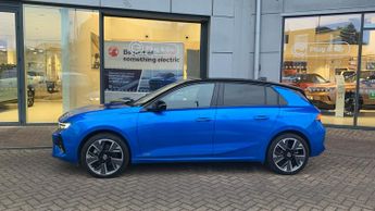 Vauxhall Astra Electric 54kWh Ultimate Hatchback 5dr Electric Auto (156 ps)