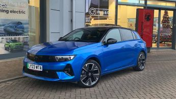 Vauxhall Astra Electric 54kWh Ultimate Hatchback 5dr Electric Auto (156 ps)