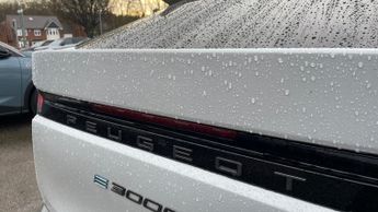 Peugeot 3008 73kWh GT SUV 5dr Electric Auto (210 ps)