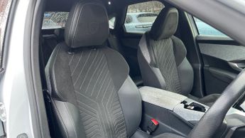 Peugeot 3008 73kWh GT SUV 5dr Electric Auto (210 ps)