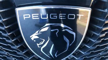 Peugeot 3008 73kWh GT SUV 5dr Electric Auto (210 ps)