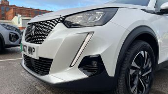 Peugeot 2008 50kWh Allure Premium SUV 5dr Electric Auto (136 ps)