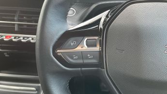 Peugeot 2008 50kWh Allure Premium SUV 5dr Electric Auto (136 ps)
