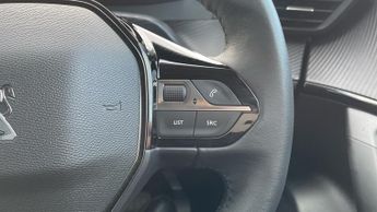 Peugeot 2008 50kWh Allure Premium SUV 5dr Electric Auto (136 ps)