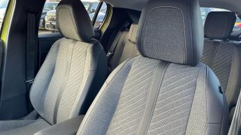 Peugeot 208 50kWh E-Style Hatchback 5dr Electric Auto (7.4kW Charger) (136 p