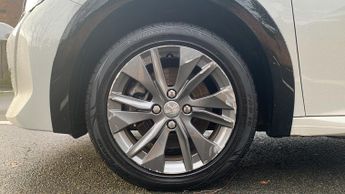 Peugeot 208 50kWh Allure Premium Hatchback 5dr Electric Auto (136 ps)