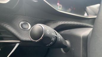 Peugeot 208 50kWh Allure Premium Hatchback 5dr Electric Auto (136 ps)