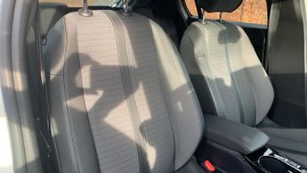 Peugeot 208 50kWh Allure Premium Hatchback 5dr Electric Auto (136 ps)